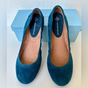 NIB Antonio Melani Teal Suede Ballet Flats Sz 8